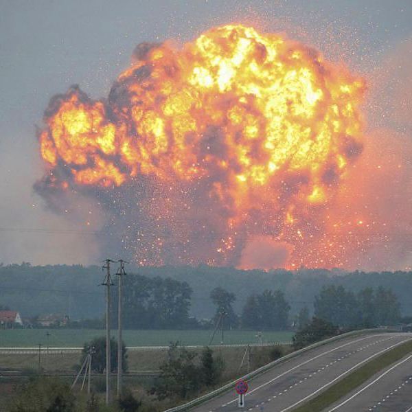 Украина,фото,война,общество, События в фотографиях: пожар на военных складах под Винницей